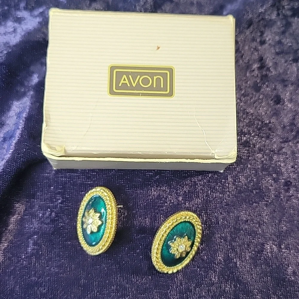 Avon Holiday Hues Pierced Earrings With Surgical Posts ~Original Box